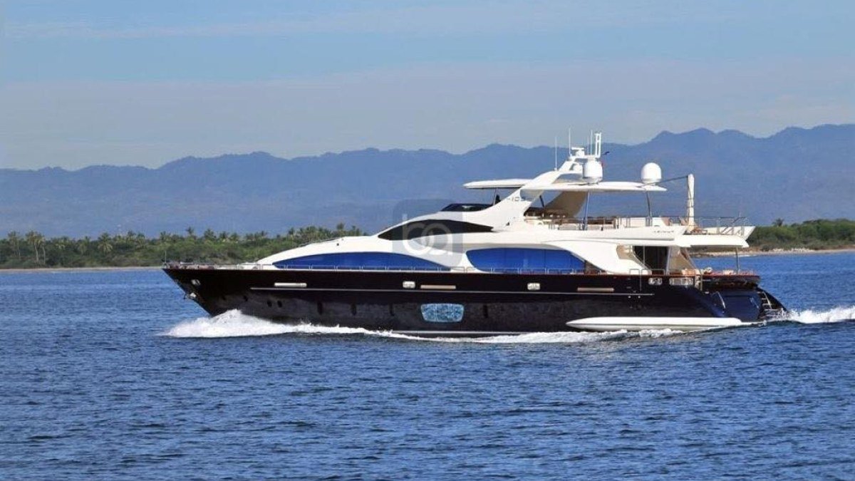 A 105 ft Azimut superyacht cruising Banderas Bay off Puerto Vallarta, the top tier of yacht rental prices in the bay