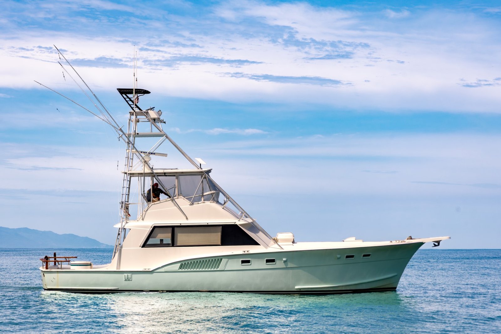 The full profile of Steel n Time, a classic 53' Hatteras